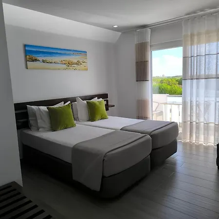 4 Surf Guest house *